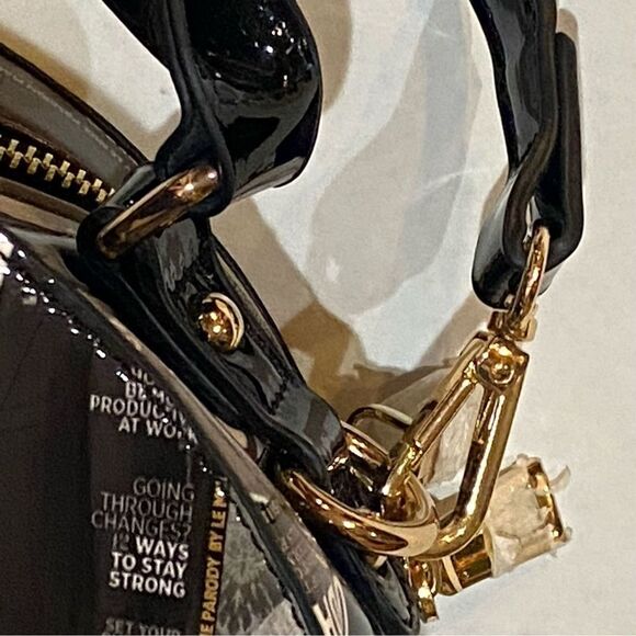 Obama Magazine Handbag Round Black/White glossy collage Purse, tote NWT - Picture 11 of 15